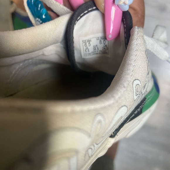 Mother Earth Vans low top - Picture 9 of 10